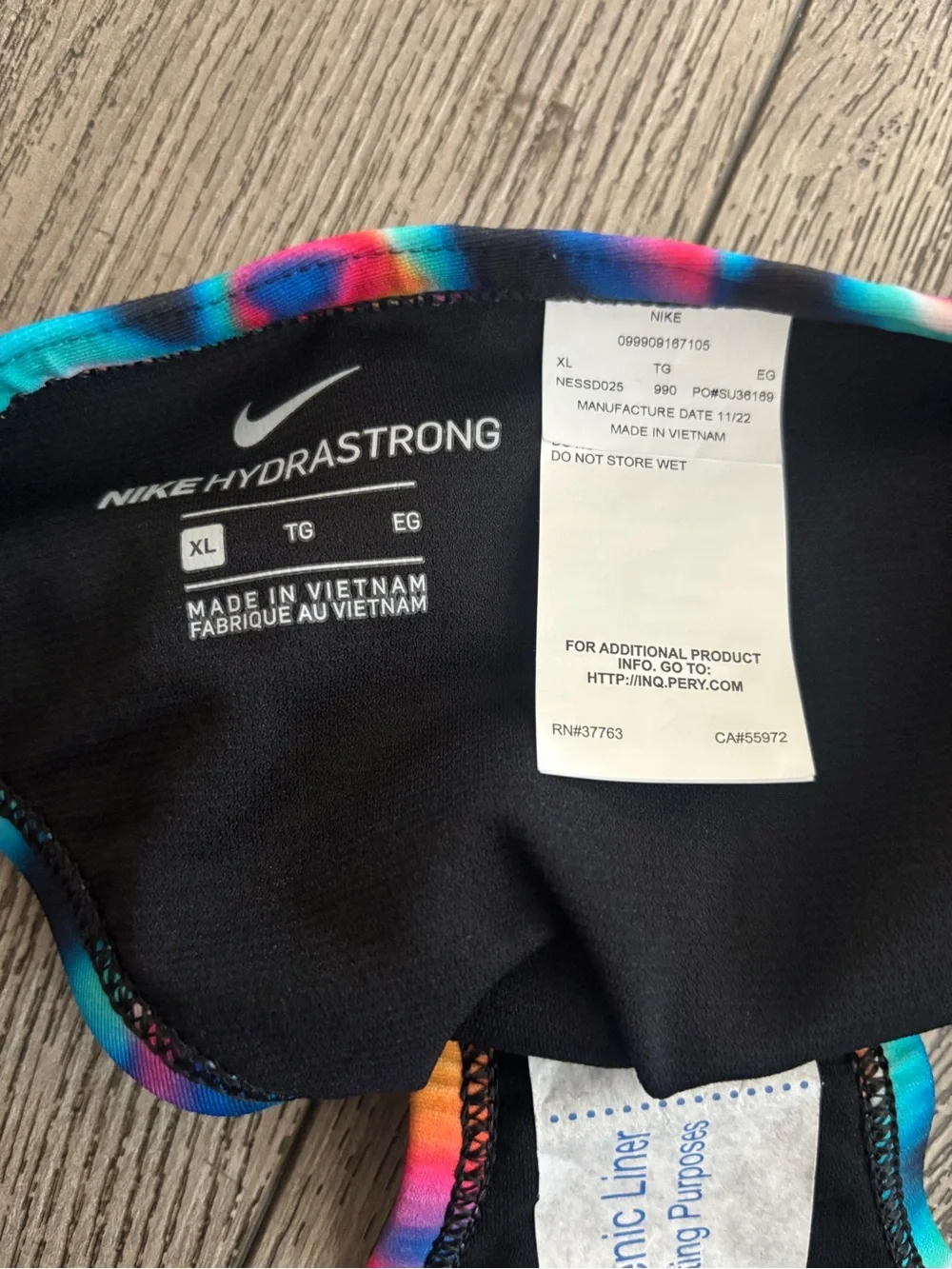 Nike vibrant tie